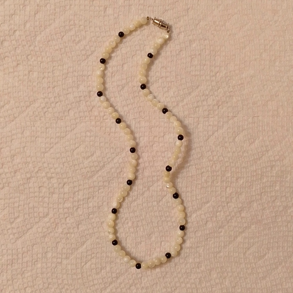 *3/$12* New NWOT Shell Choker Necklace Summer